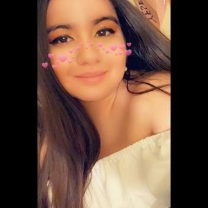 Meet your Posher, Yesenia